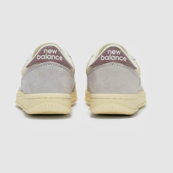 New Balance T500 Sneakers Size Mens 10 Womens 11.5 Lilac Grey White Lace Up NEW - Picture 2 of 13